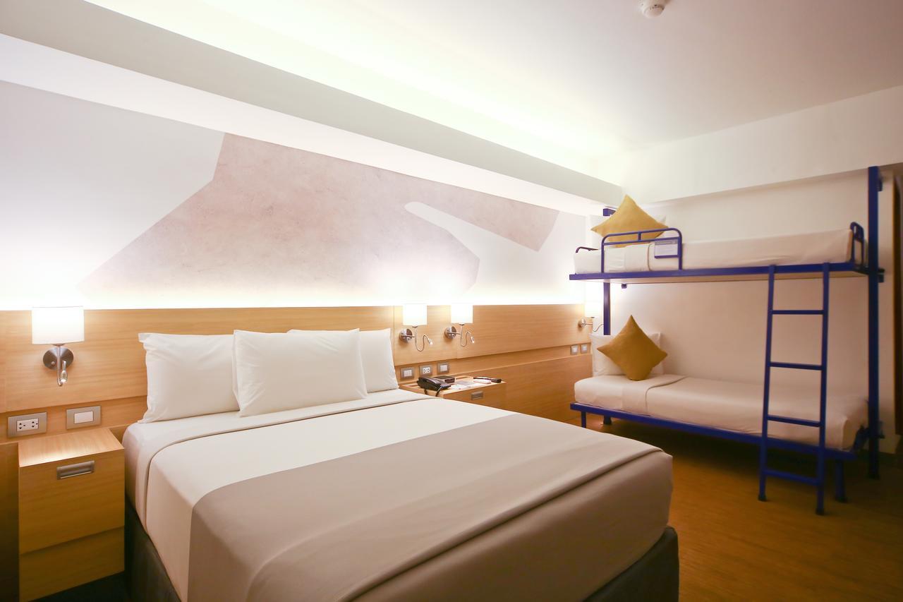 Tryp By Wyndham Mall Of Asia Manila Hotel Pasay Exterior photo